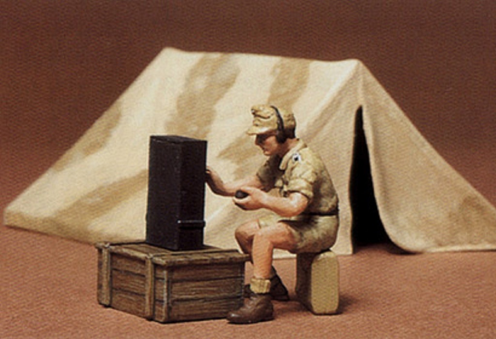 1:35 WWII Diorama-Set Zelt m. Funk